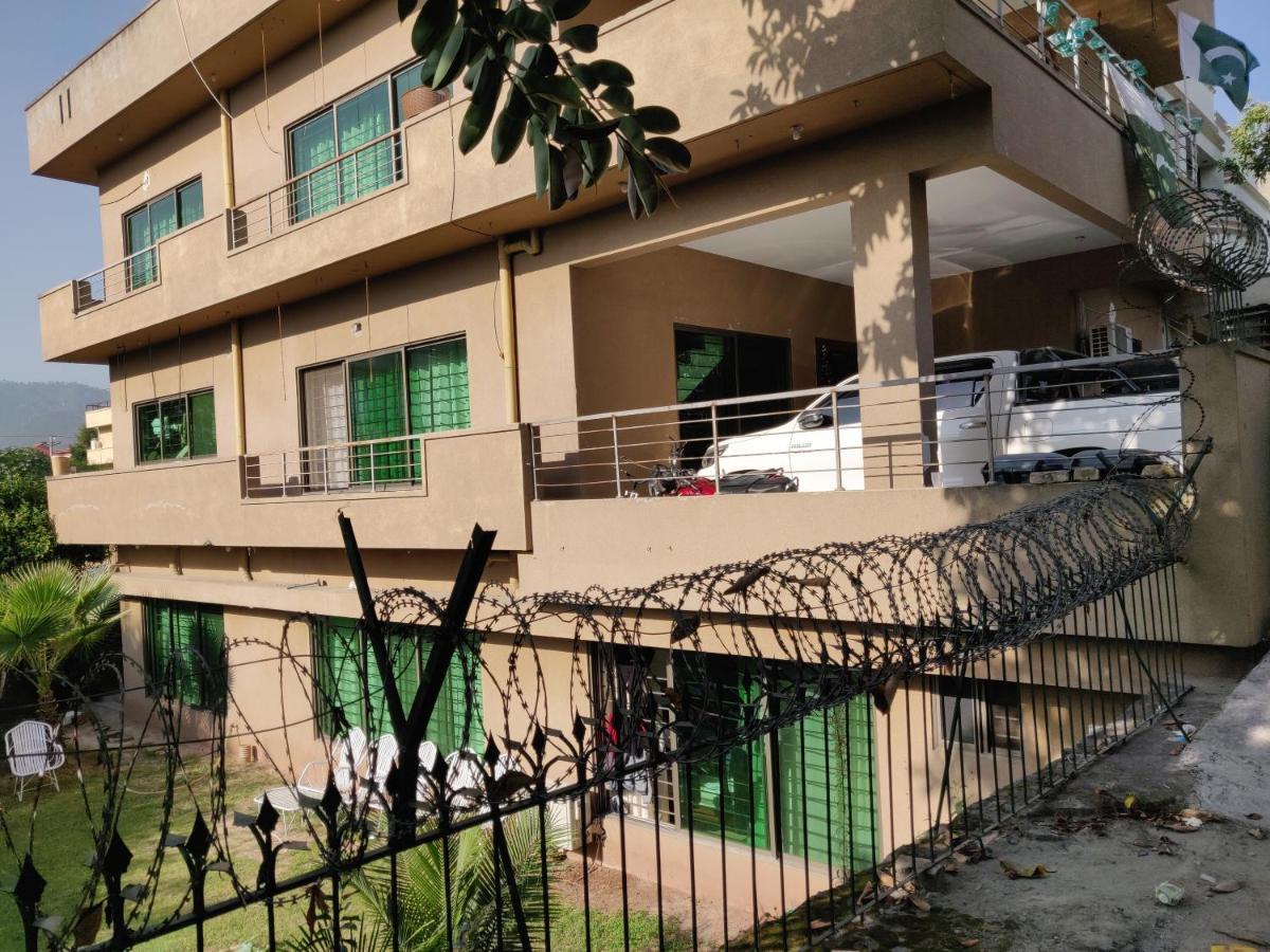 The Travelers Den Hotell Islamabad Exteriör bild