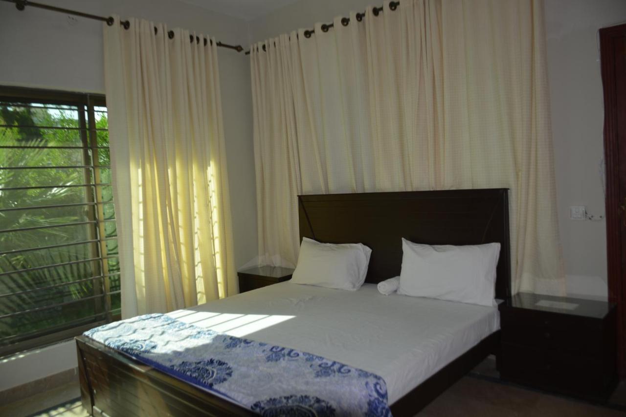 The Travelers Den Hotell Islamabad Exteriör bild
