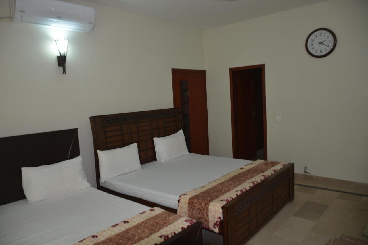 The Travelers Den Hotell Islamabad Exteriör bild